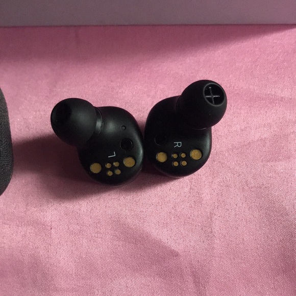 Sennheiser Momentum TrueWireless2 Earbuds~Black. Mildly used in great condition - Picture 6 of 8